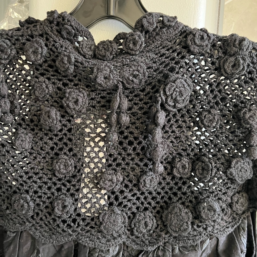 Alice + Olivia Ilaria Crochet Blouse - Picture 6 of 13